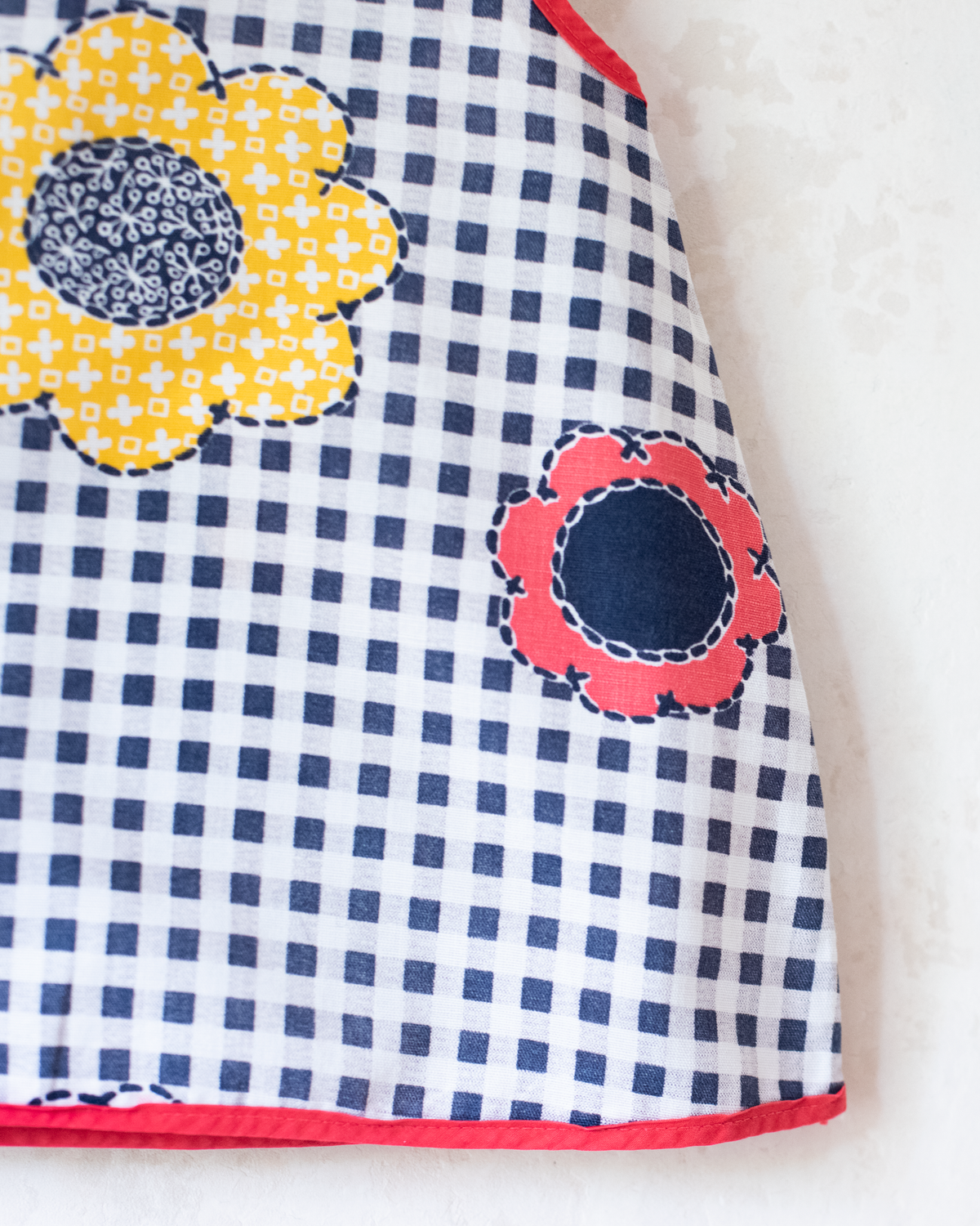 Checkered tank top with 70s flowers | 3-5 years