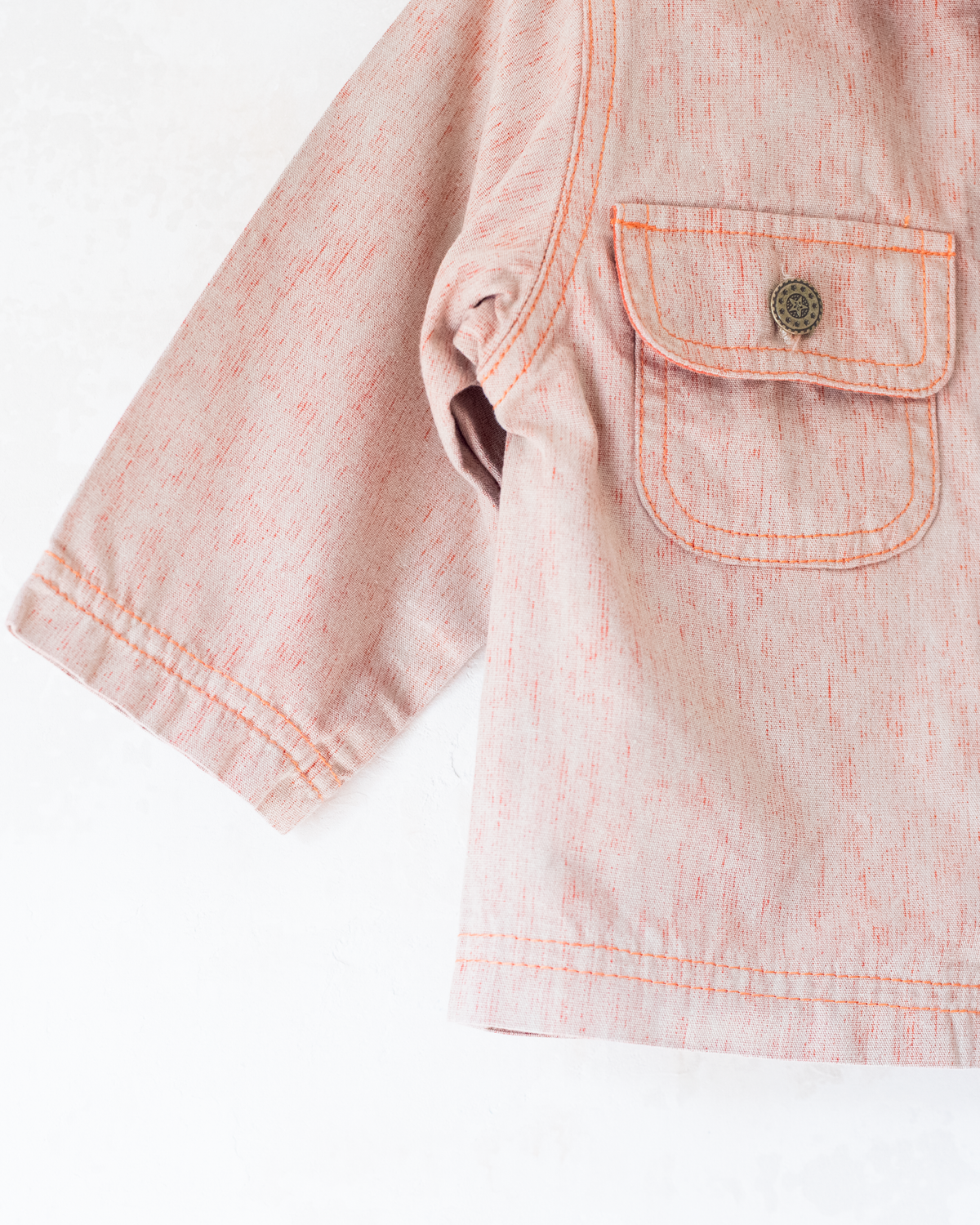 Brown thin jacket with the king at the bar and a basket of apples | 9-12 months