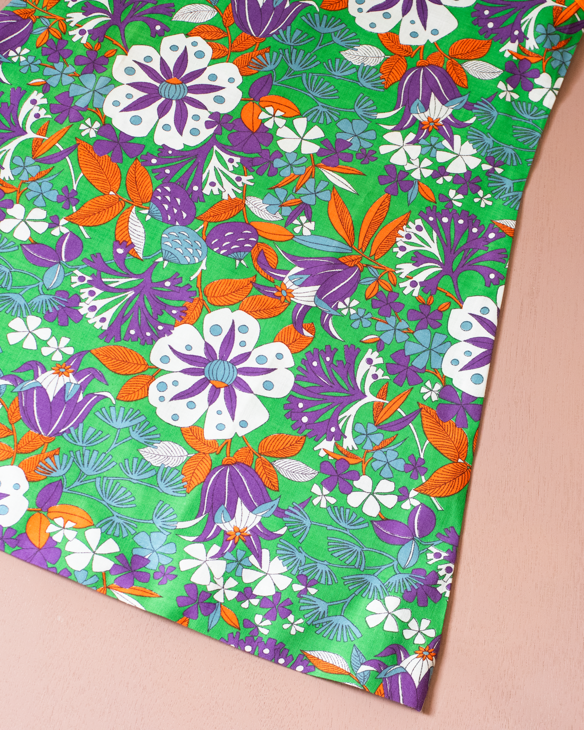 Green floral dress | French deadstock from the 70s | 6-7 years