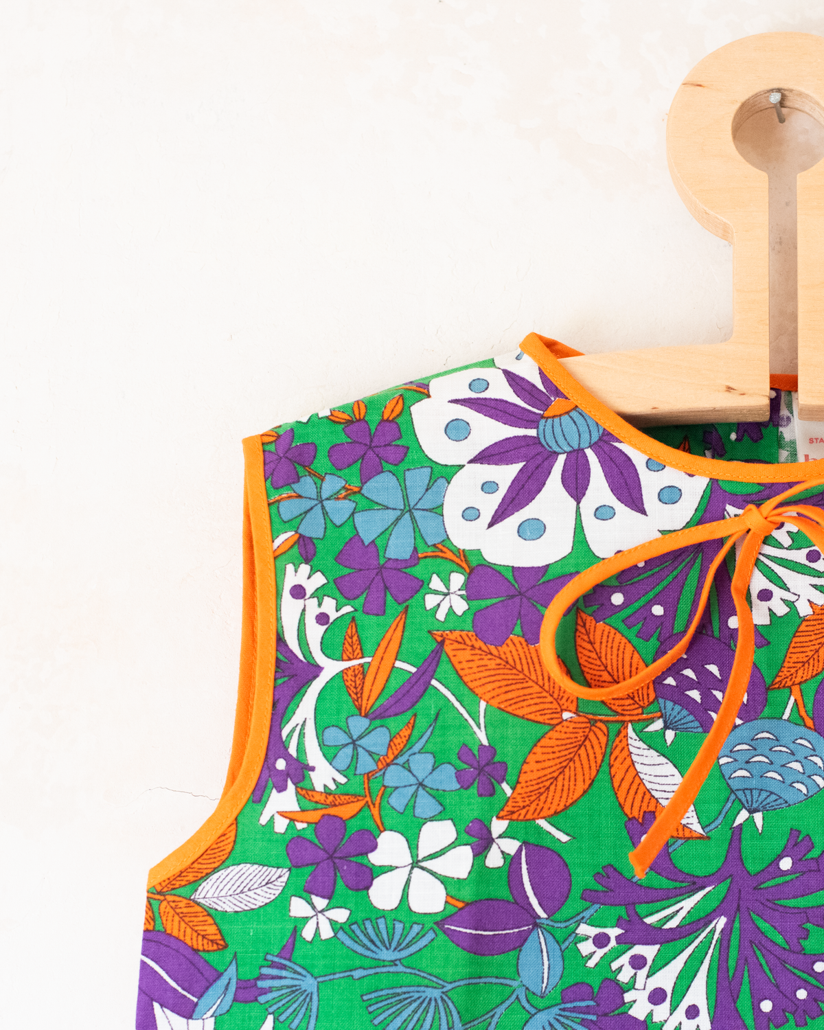 Green floral dress | French deadstock from the 70s | 6-7 years