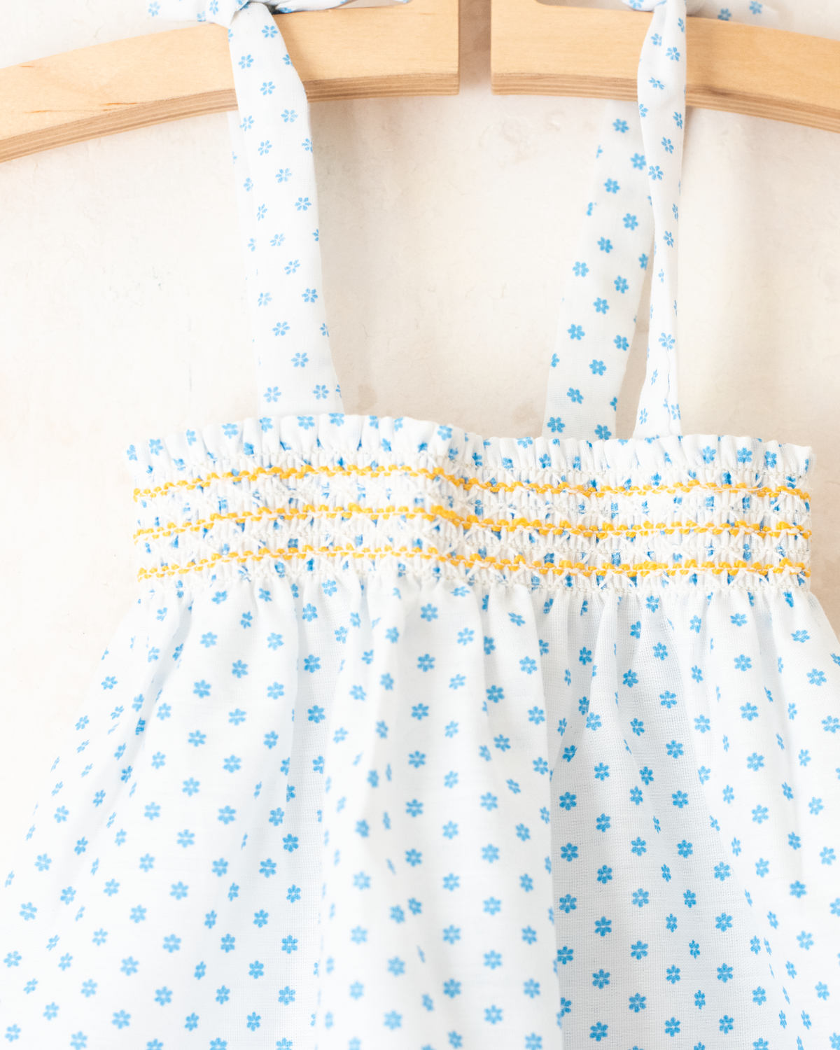 White tunic with flowers and embroidery | 6-9 months