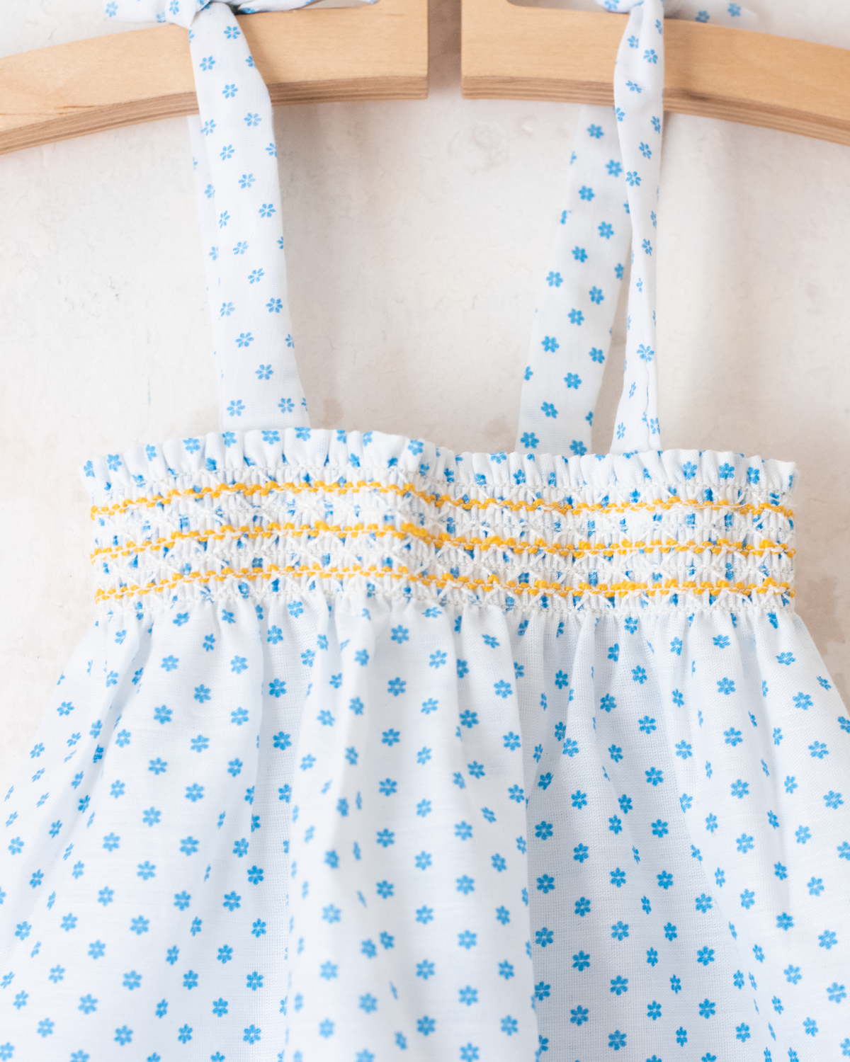 White tunic with flowers and embroidery | 6-9 months