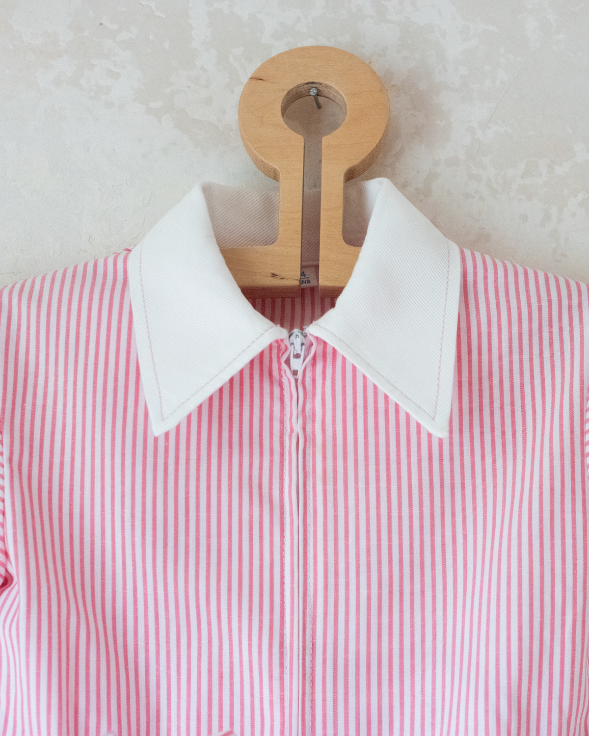 Dress with pink stripes and a collar | 5-6 years