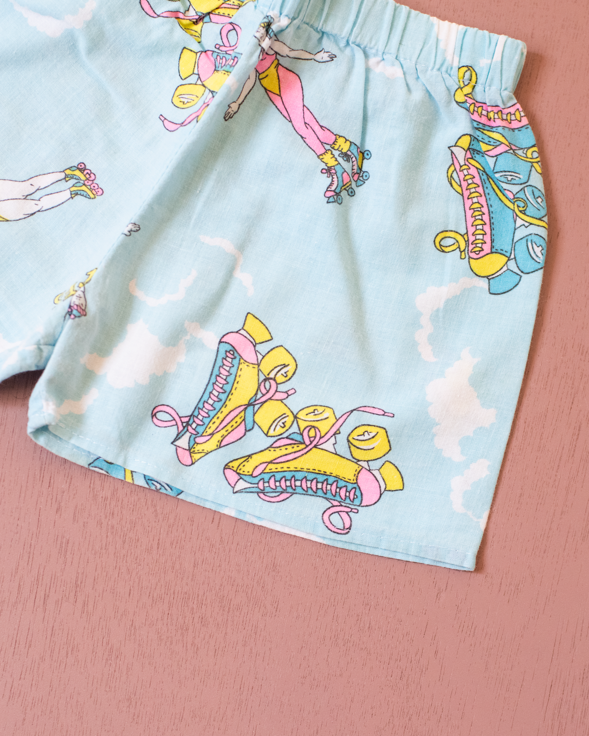 Shorts with roller skates | 12-18 months