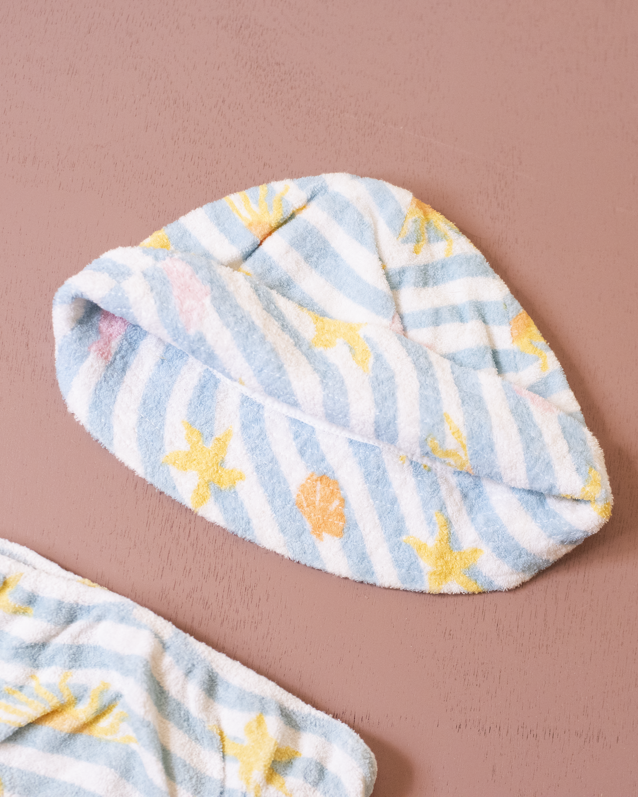 סט תחתונים וכובע עם פסים מבית איב סאן לורן | 6-9 חודשים