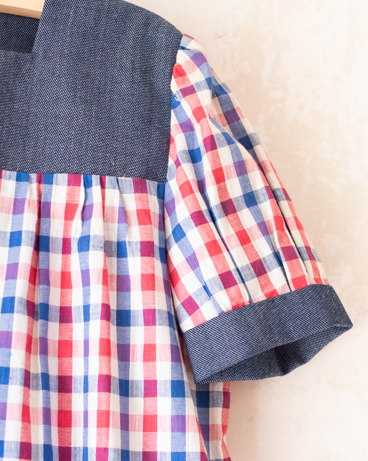 Wide, checkered short shirt | French deadstock from the 70s | 11-13 years