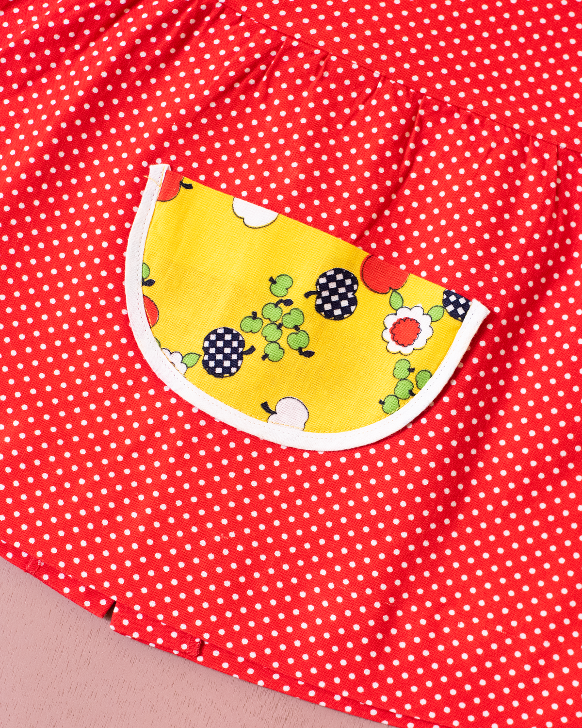 Red tunic from the 70s with apples and flowers | 12-18 months