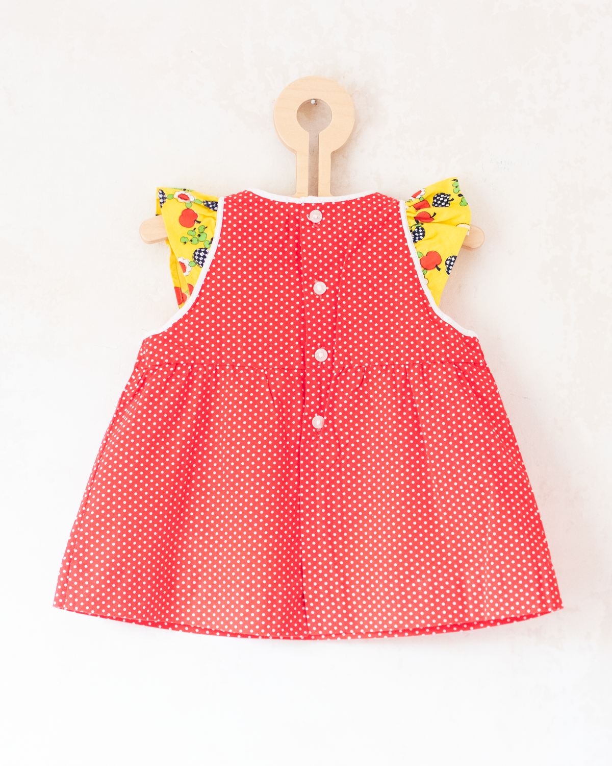 Red tunic from the 70s with apples and flowers | 12-18 months