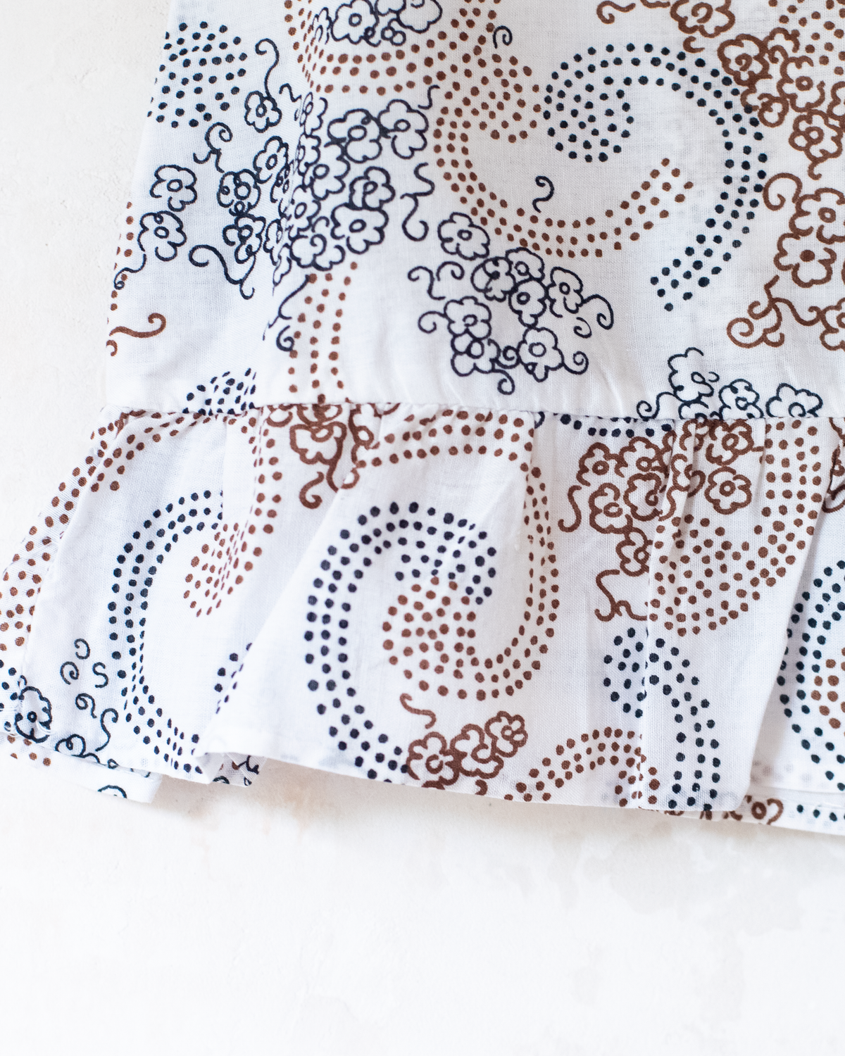 White shirt with floral print | French deadstock from the 70s | 18-24 months