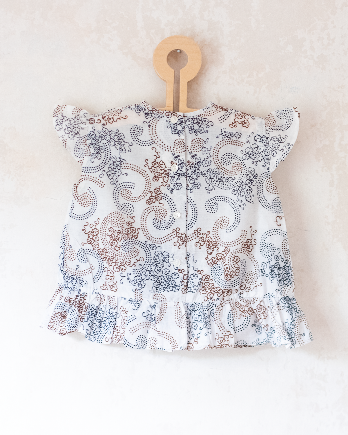 White shirt with floral print | French deadstock from the 70s | 18-24 months