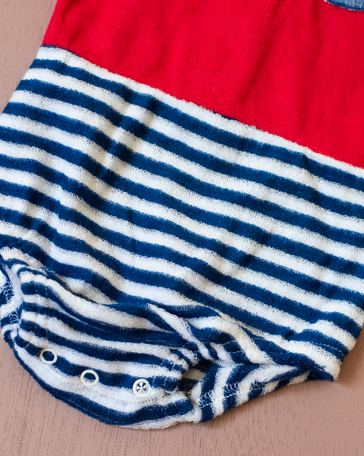 Red terry cloth romper with stripes and sailboat | Spanish deadstock | 3-6 months