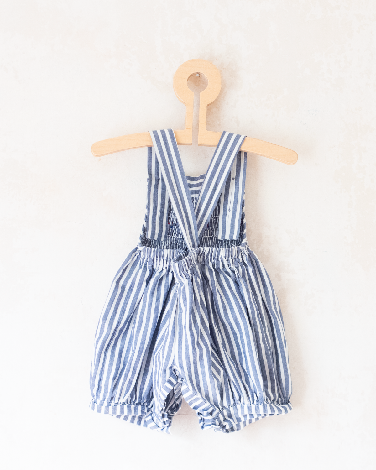 All-in-one with stripes and embroidered sailboats | 6-9 months