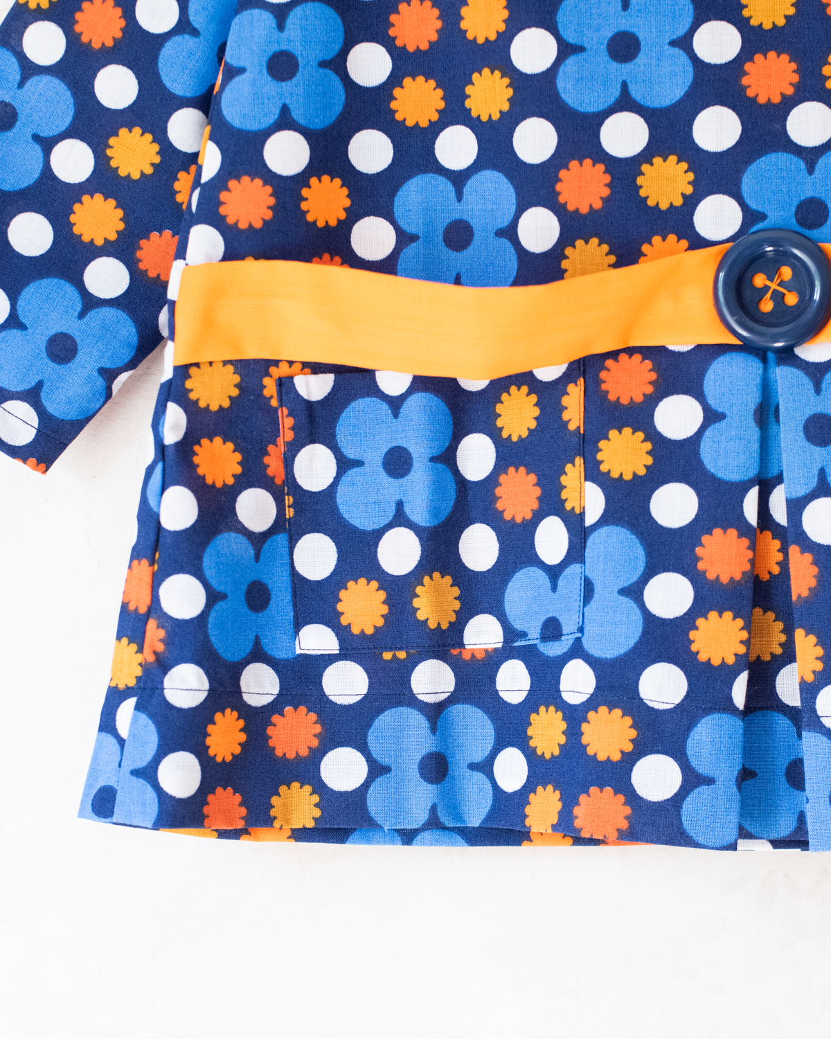 Blue and orange floral shirt with orange collar | French deadstock | 3-4 years