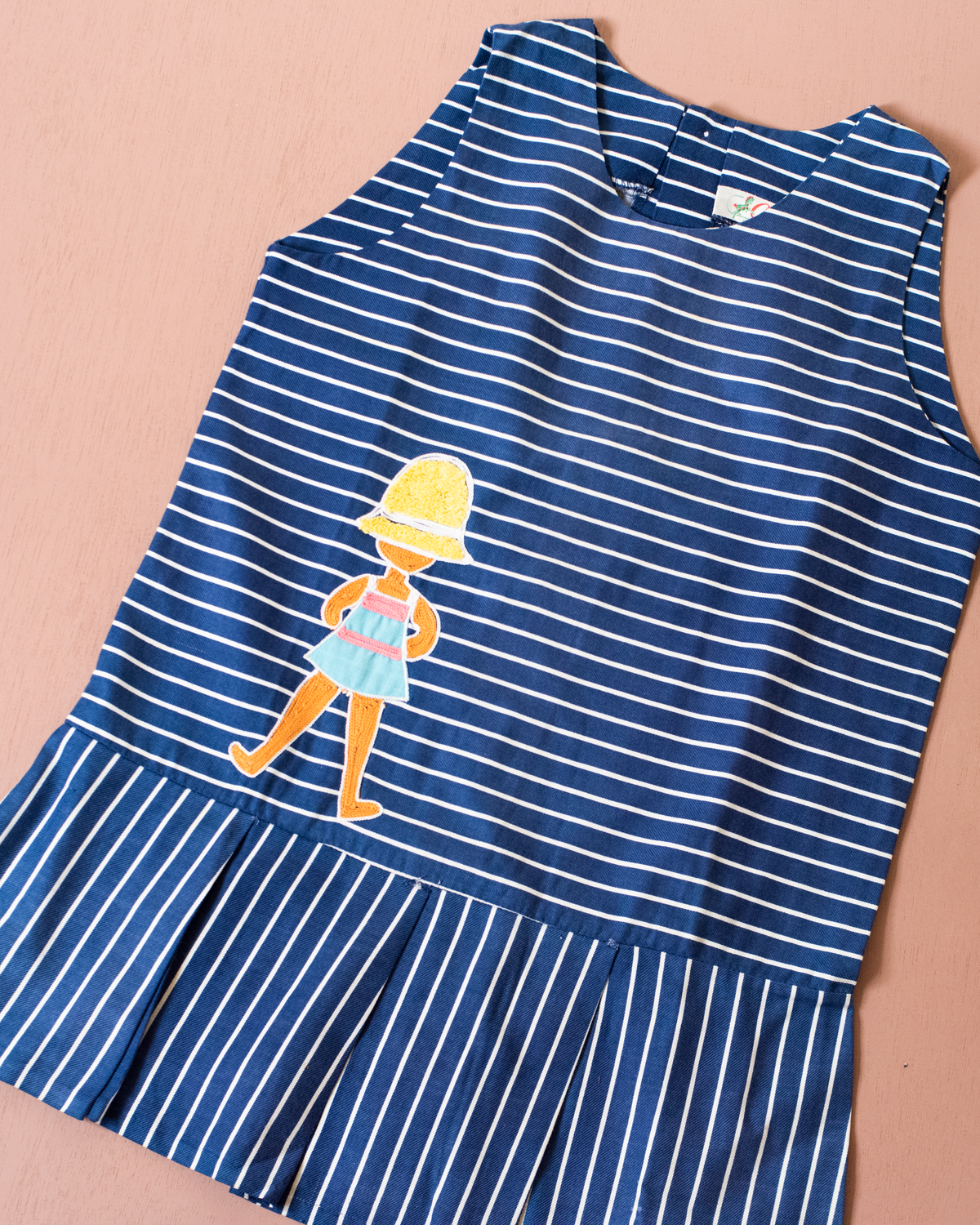 Blue set from the sixties with stripes and a girl with a hat embroidery | 7-8 years