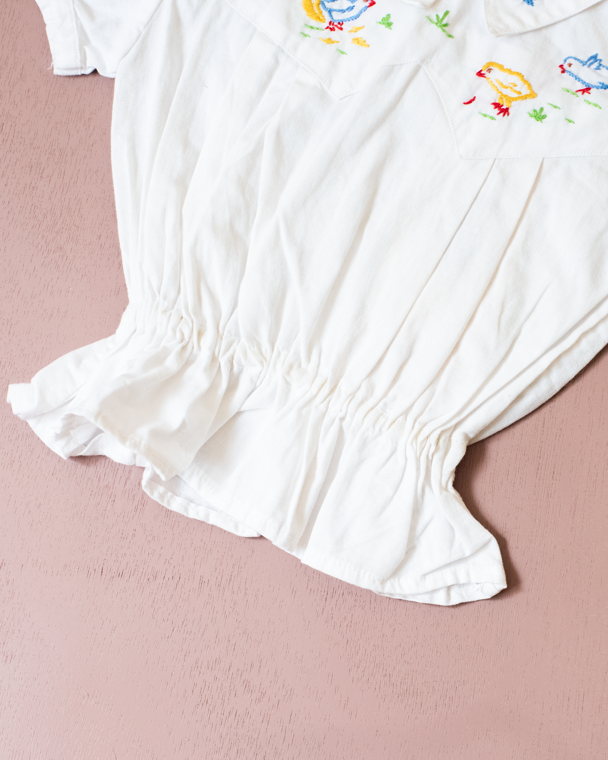 White shirt with embroidered ducks and gathered waist | 3-6 months