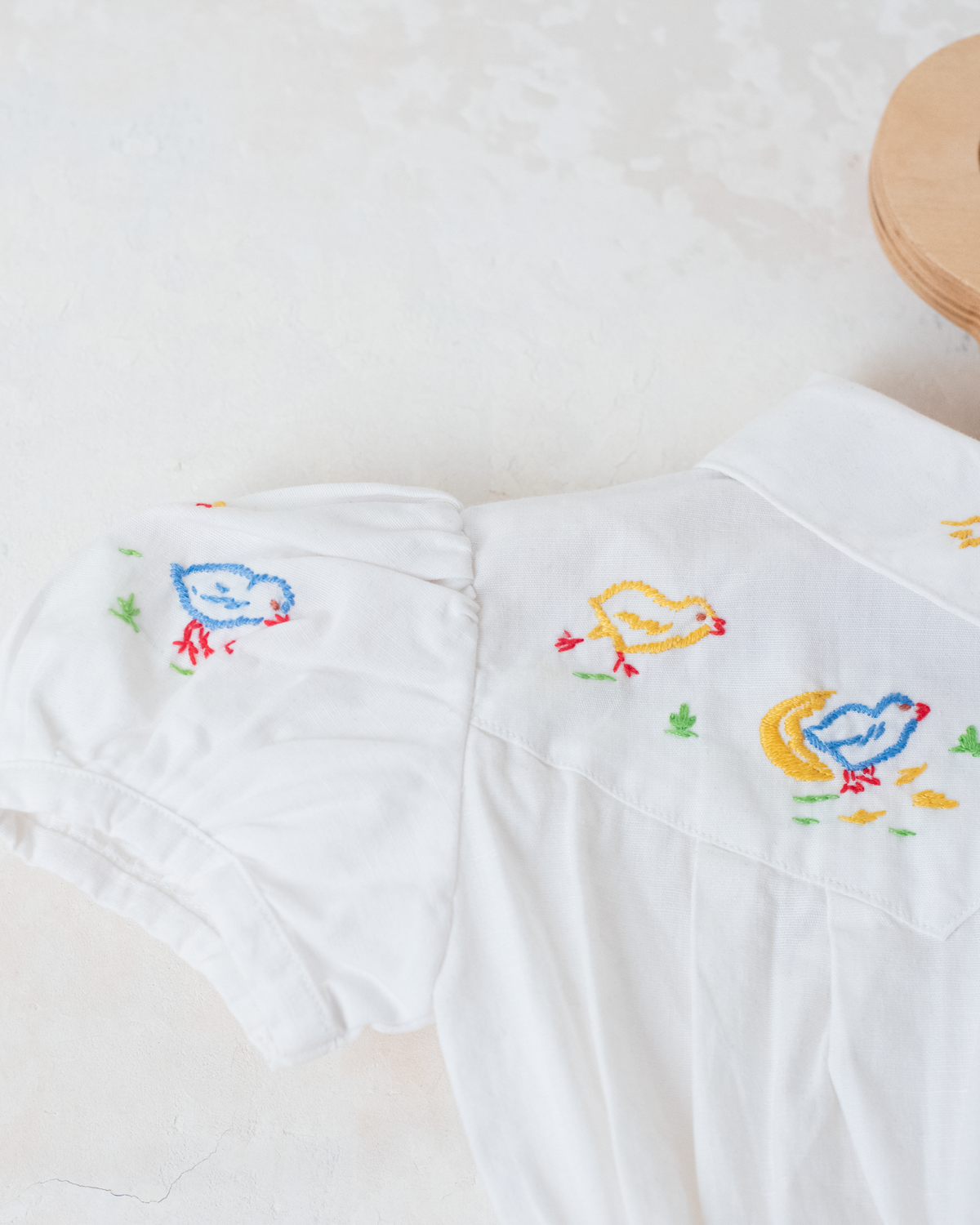 White shirt with embroidered ducks and gathered waist | 3-6 months