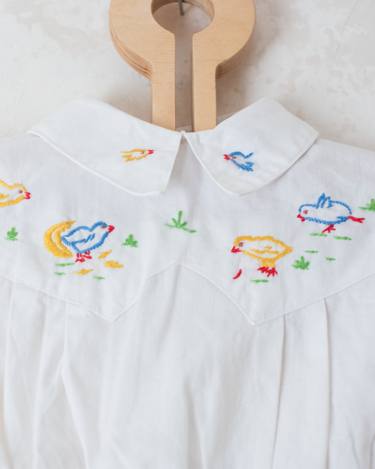 White shirt with embroidered ducks and gathered waist | 3-6 months