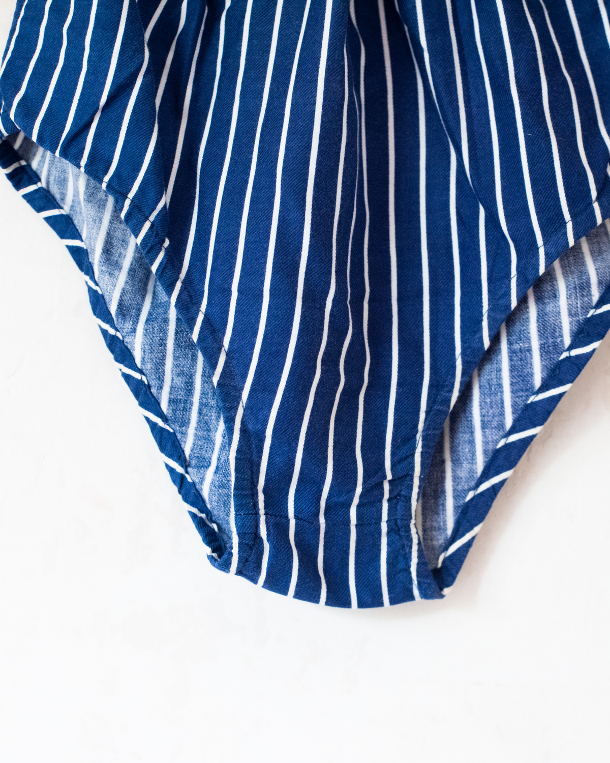 Blue set from the sixties with stripes and a girl with a hat embroidery | 7-8 years