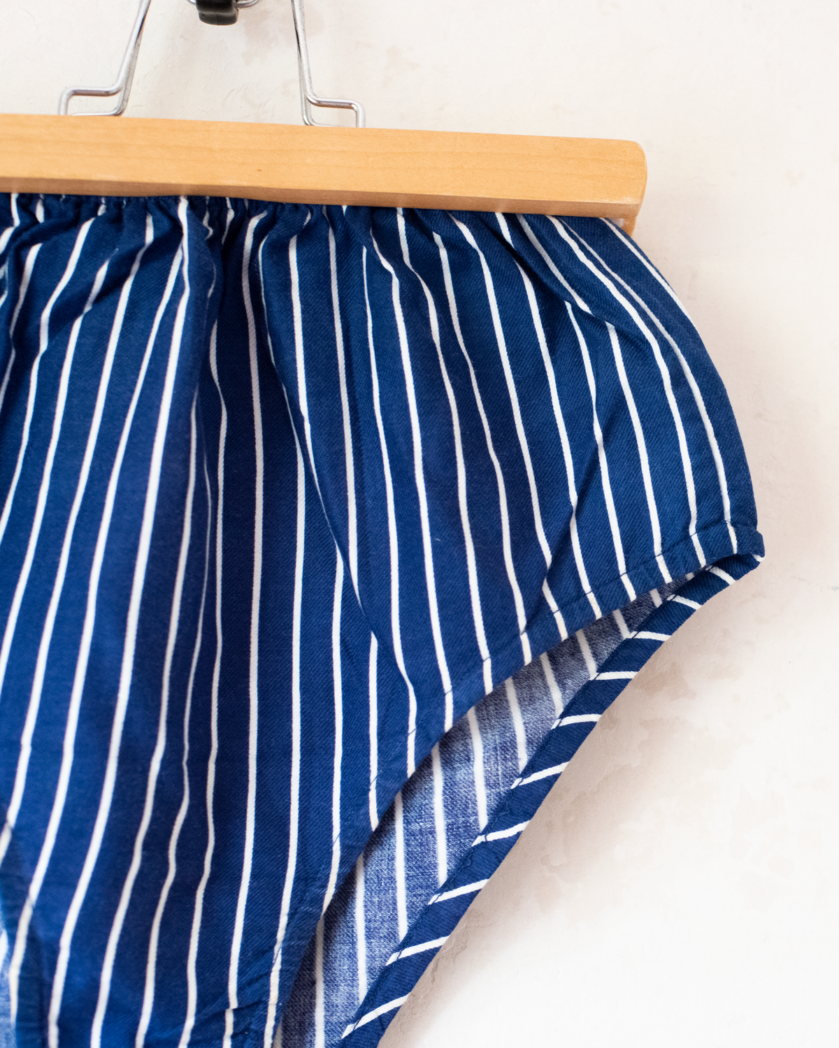 Blue set from the sixties with stripes and a girl with a hat embroidery | 7-8 years