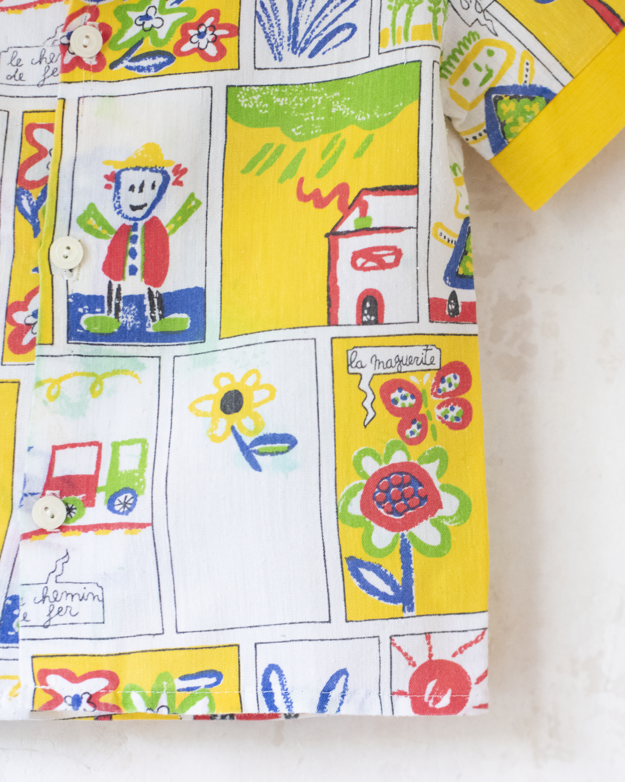 חולצה מכופתרת עם קומיקס צבעוני | 4-5 שנים