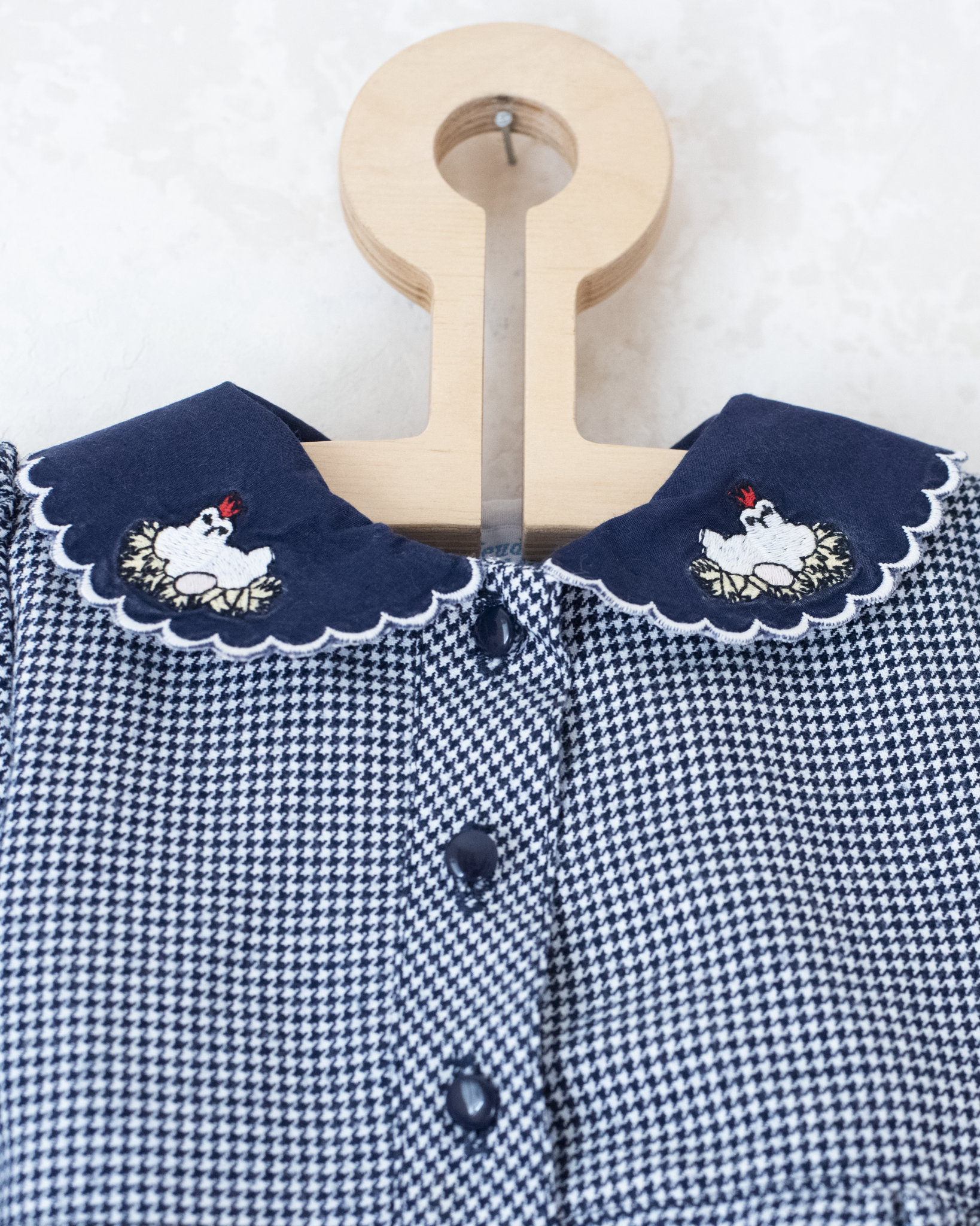 שמלת פפיטה ארוכה עם תרנגולות רקומות על הצווארון | 12-18 חודשים