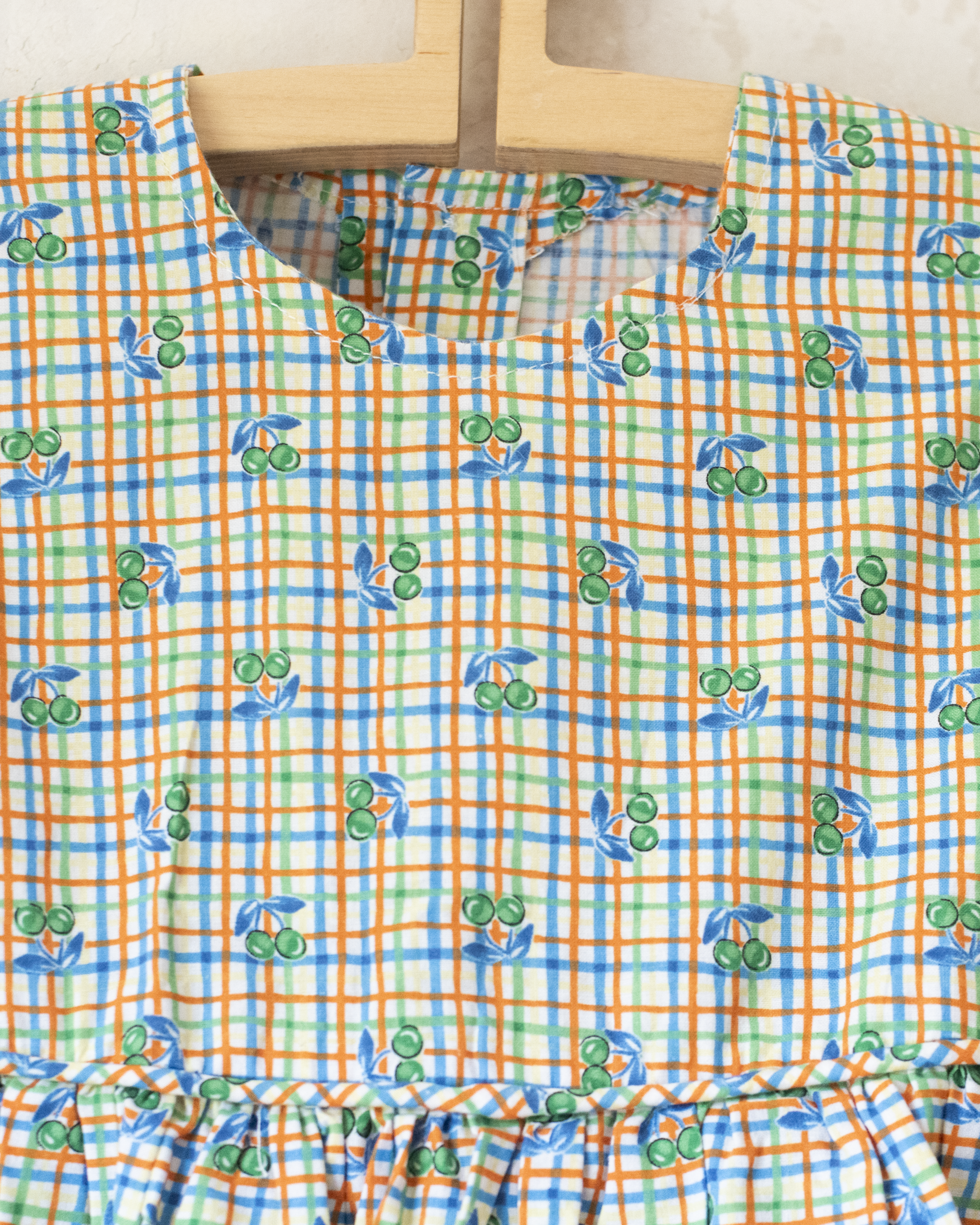 שמלה משובצת עם דובדבנים | 3-4 שנים