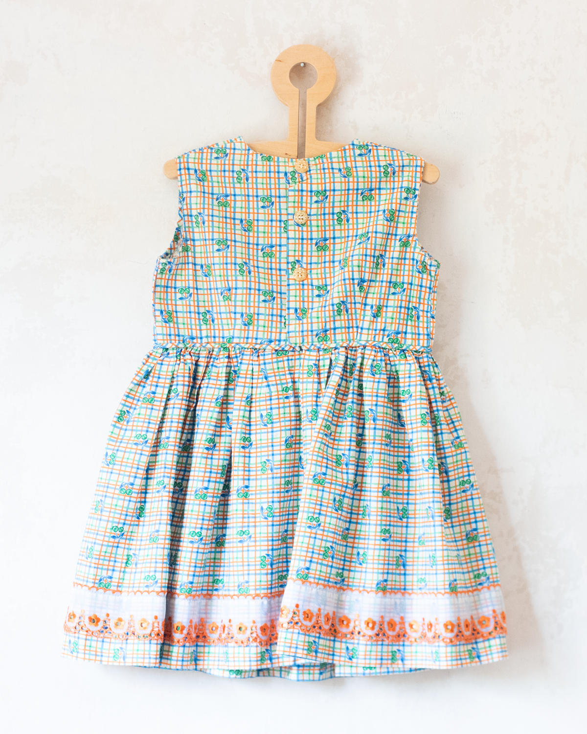 Checked dress with cherries | 3-4 years