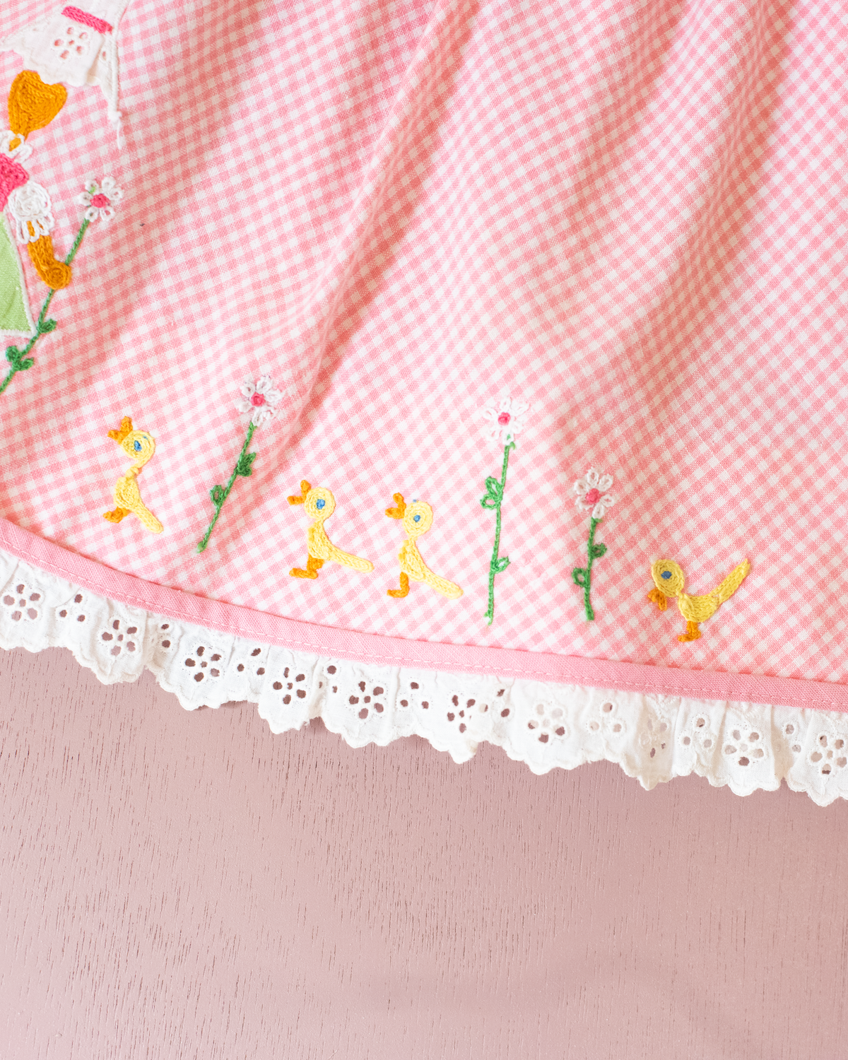 Plaid tunic with girl and embroidered ducks | 6-9 months