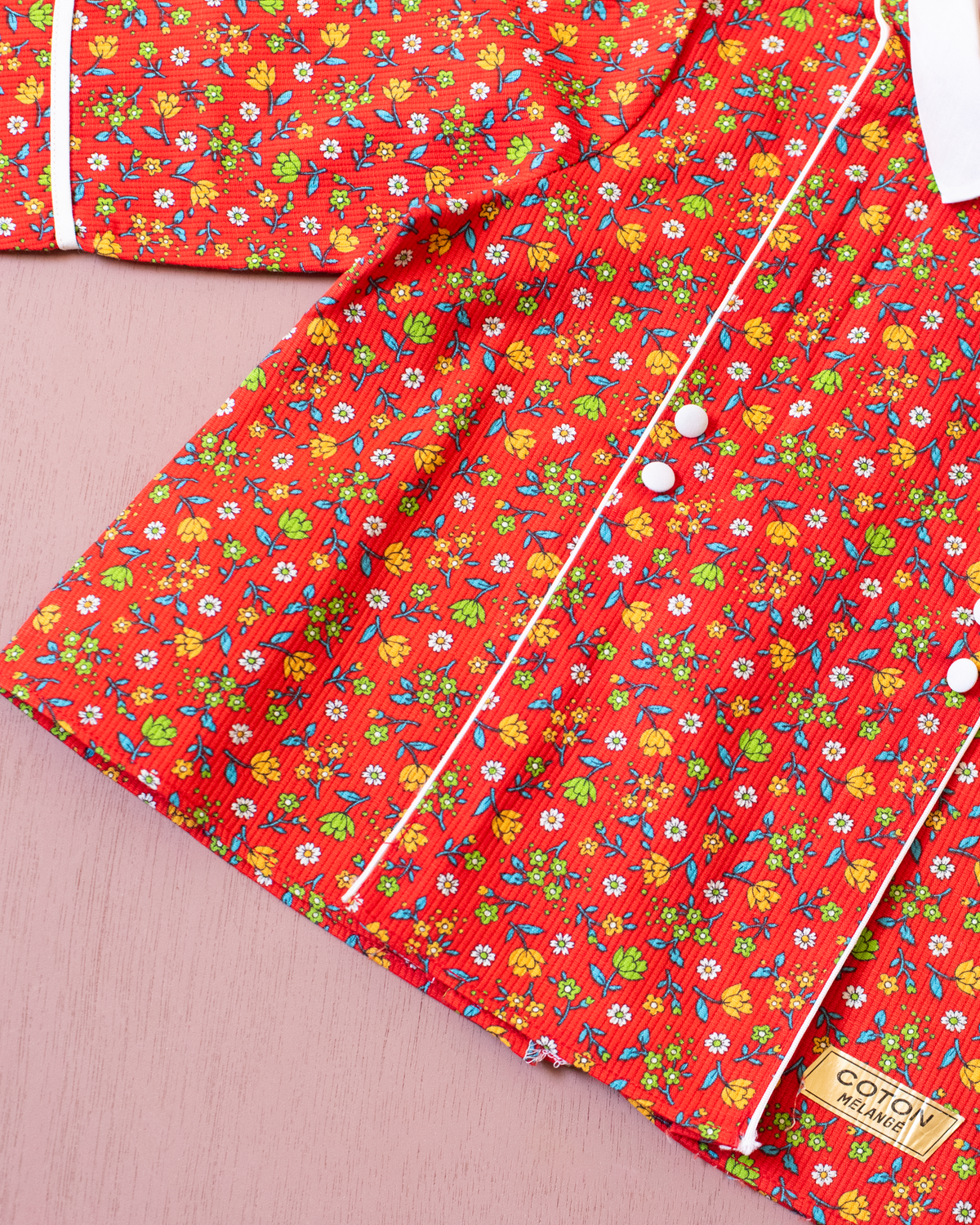 Red floral shirt with white collar | French deadstock from the 70s | 9-12 months
