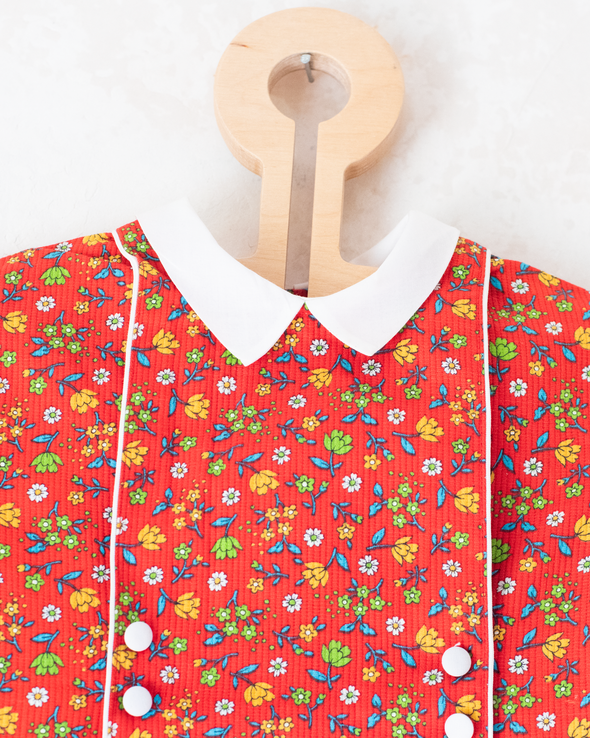Red floral shirt with white collar | French deadstock from the 70s | 9-12 months