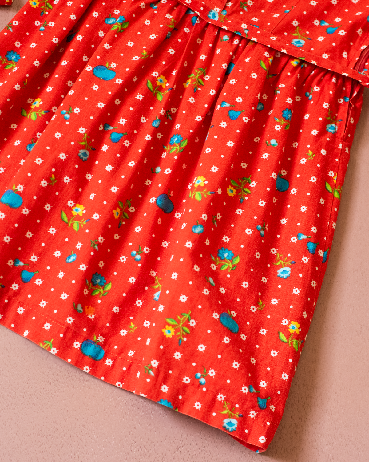Red French dress with flowers | 4-5 years