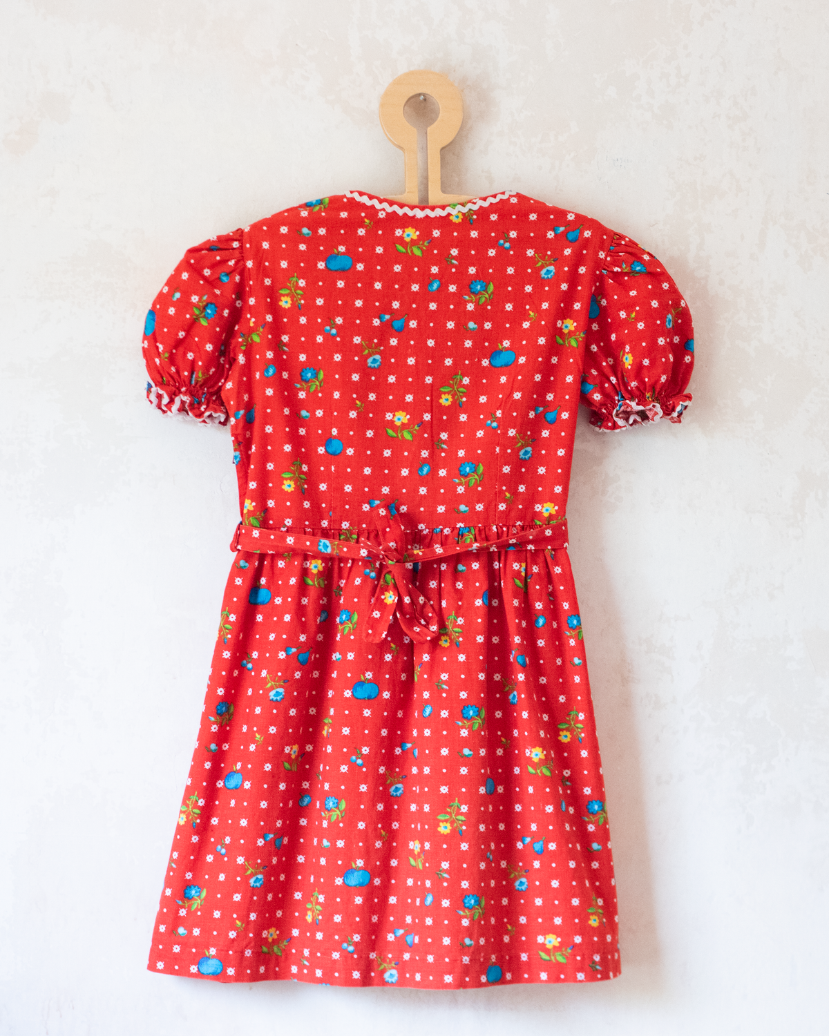 Red French dress with flowers | 4-5 years