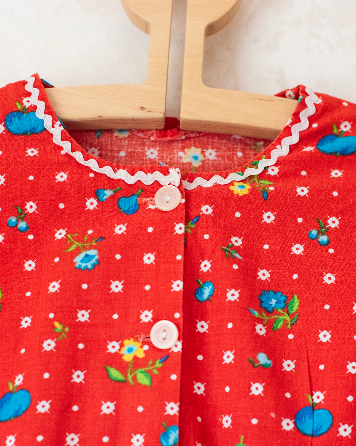Red French dress with flowers | 4-5 years