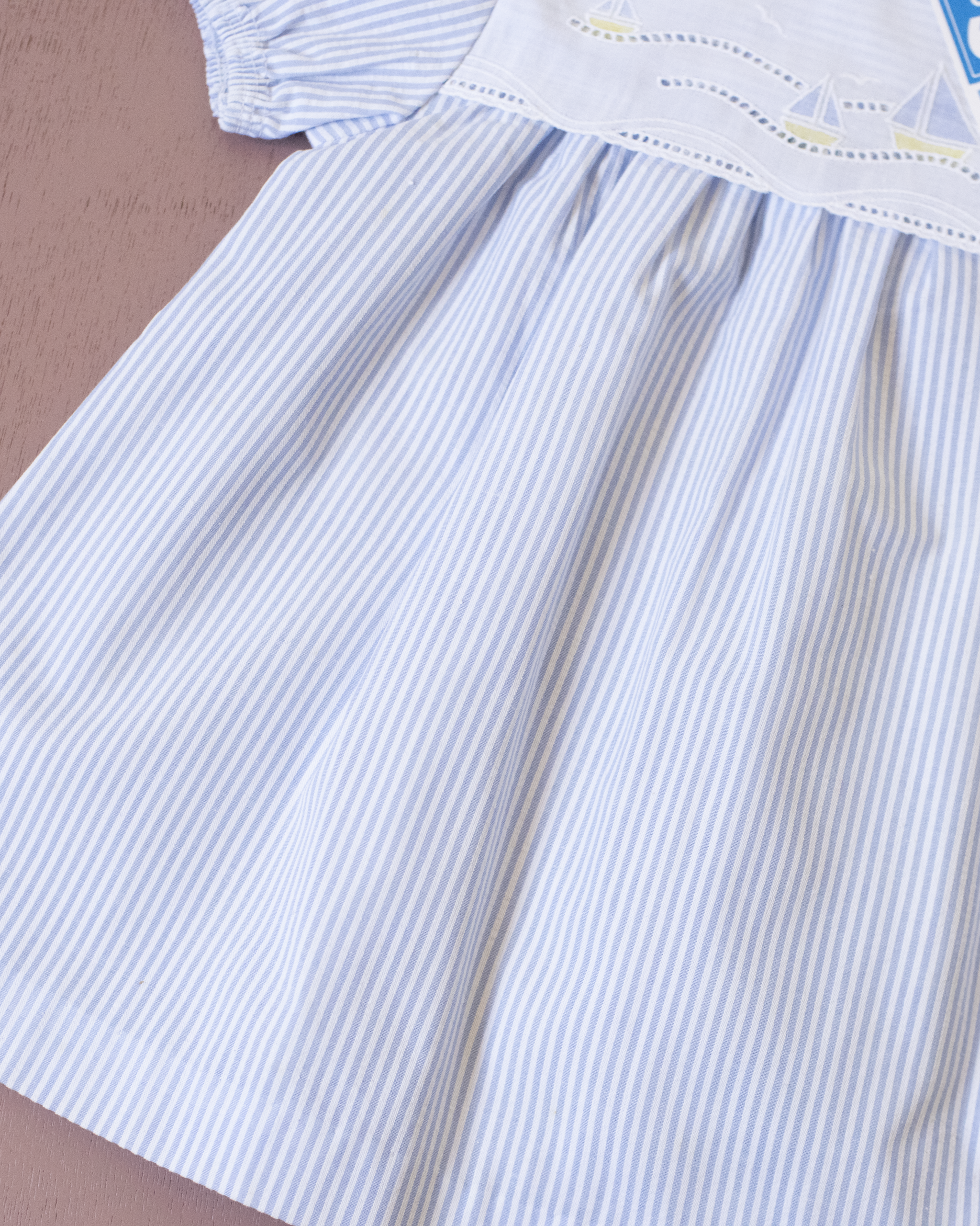 שמלת פסים ורקמת סירות | 6-9 חודשים