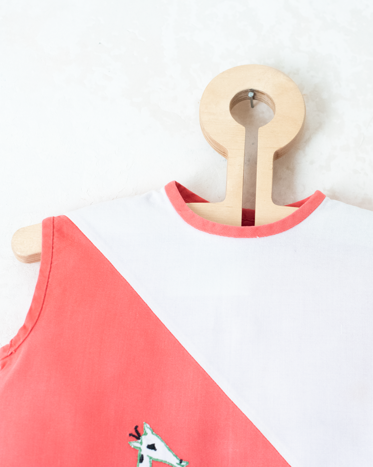 Pink and white 1950s dress with giraffe | 6-9 months