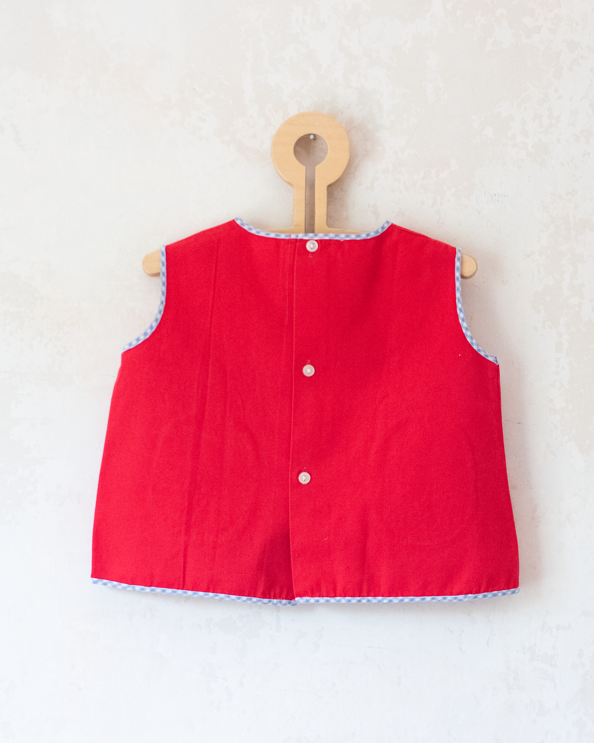 Red tank top with embroidered dogs | Italian deadstock | 12-18 months