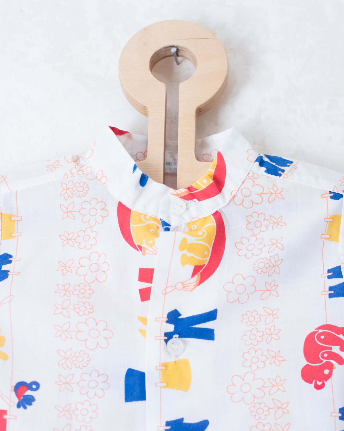 70s button-down shirt with clotheslines and dolls | 6-9 months