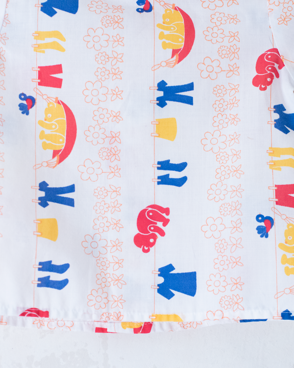 70s button-down shirt with clotheslines and dolls | 6-9 months