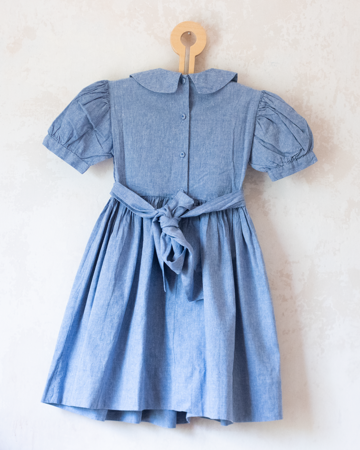 Blue dress with embroidered flowers | French dead stock | 4-5 years