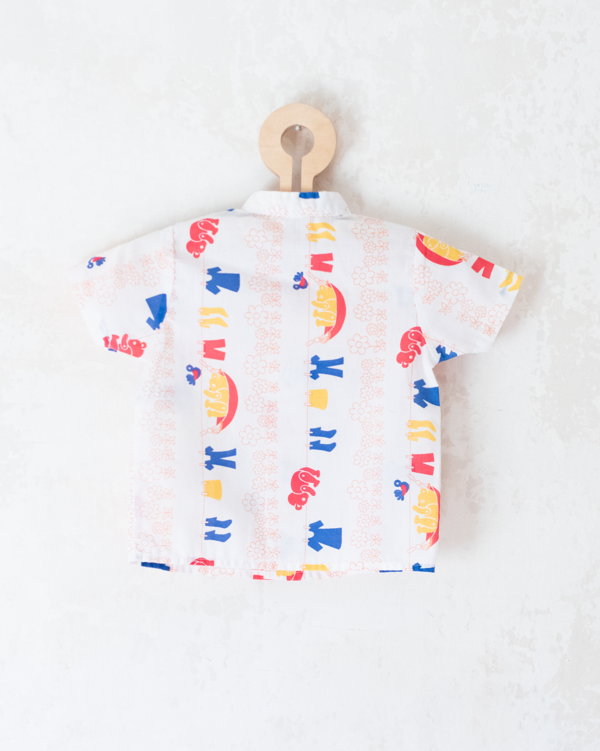 70s button-down shirt with clotheslines and dolls | 6-9 months