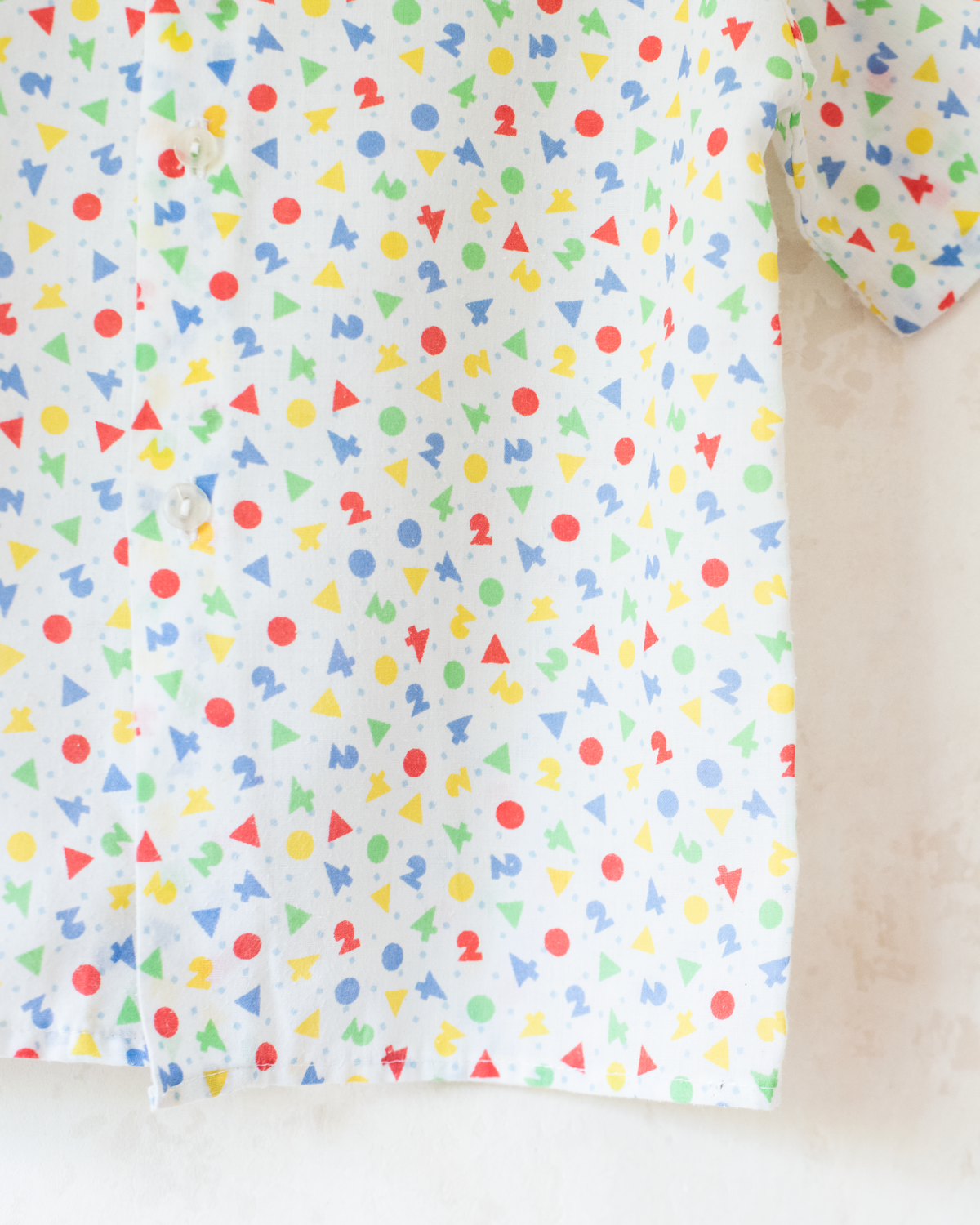 Button-down shirt with shapes and numbers | 4-5 years