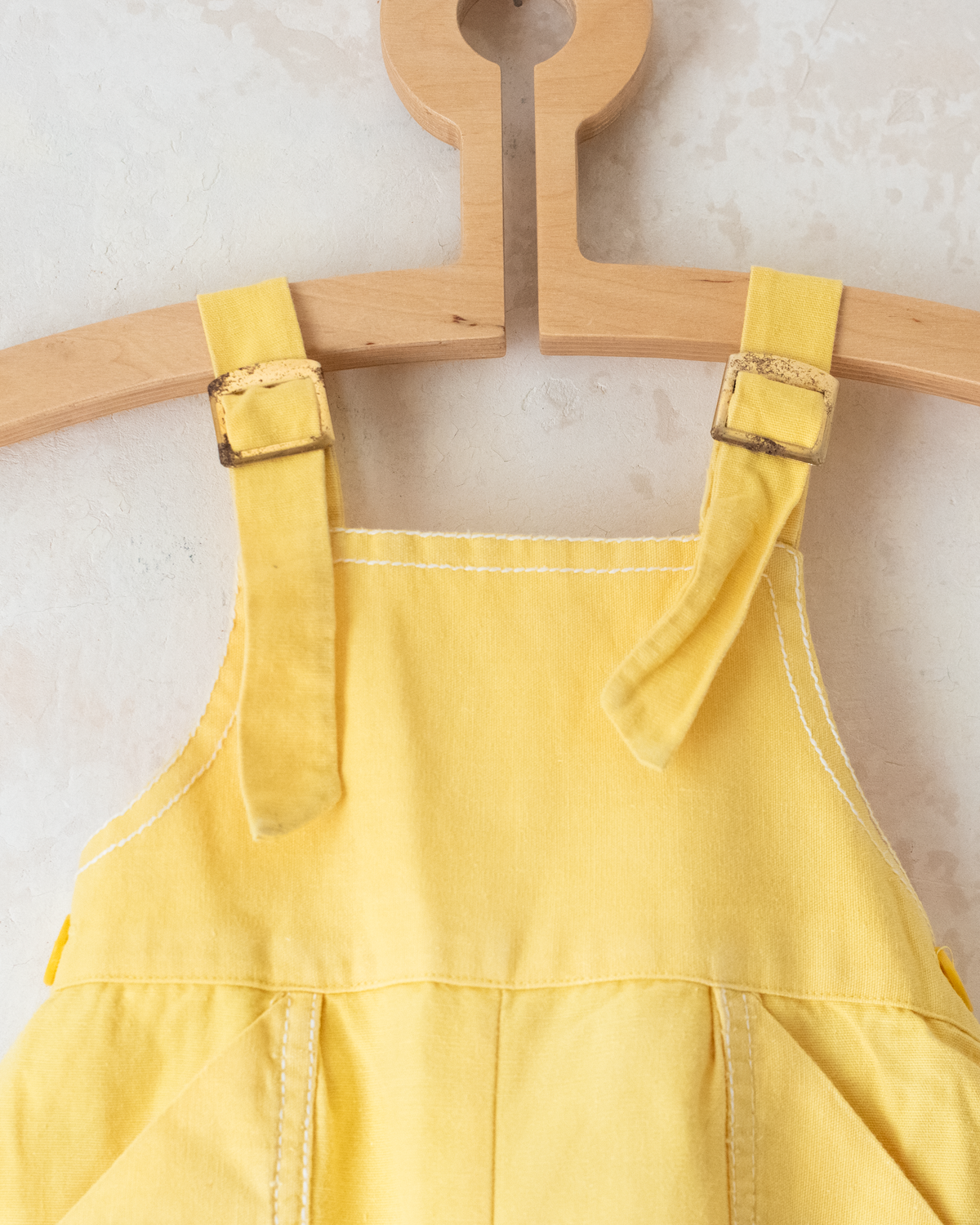 Yellow romper with Guards and drums embroidery | 12-18 months