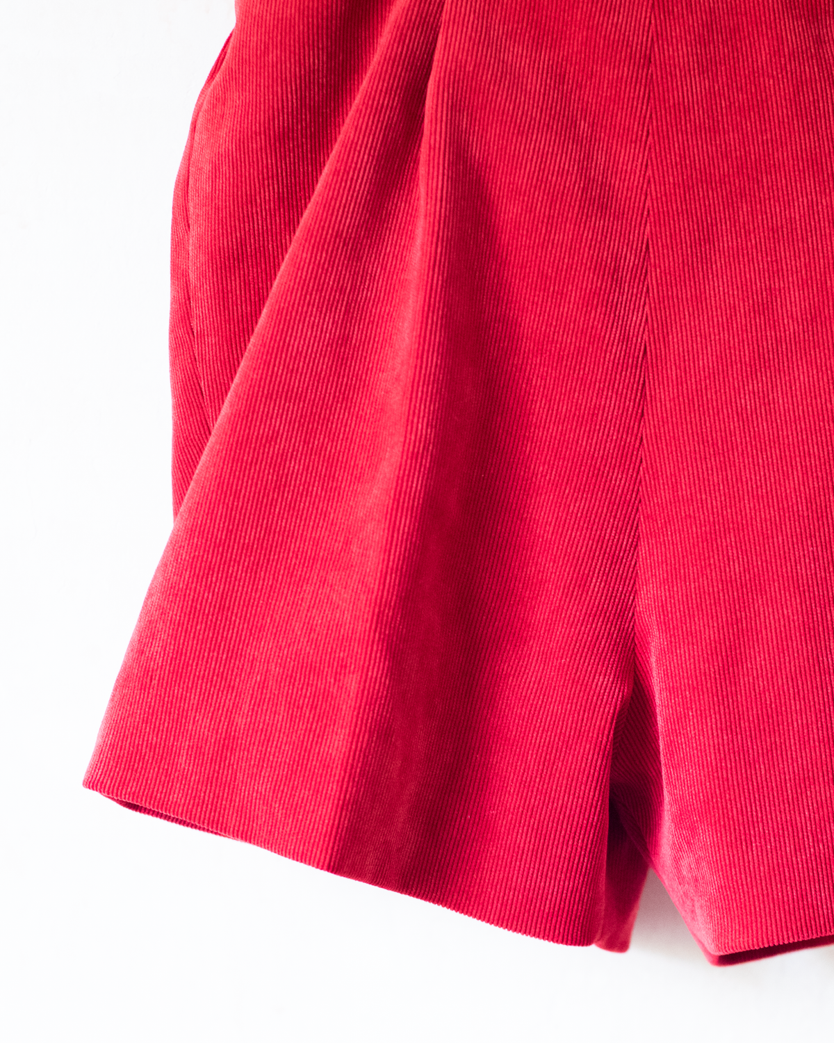 Short corduroy suit in gray and red from Italy | 4-5 years
