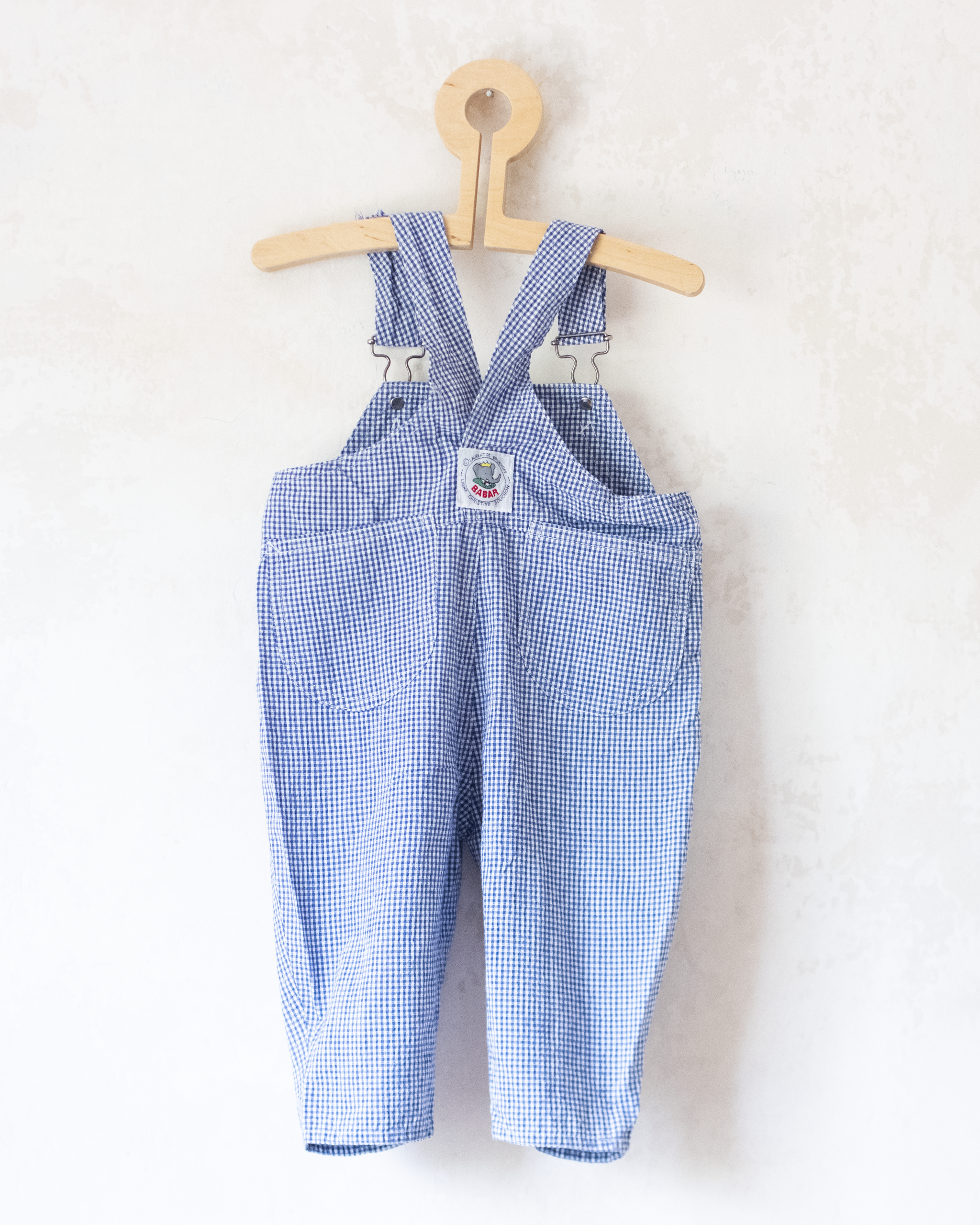 אוברול משובץ עם רקמות של המלך בבר | 12-18 חודשים