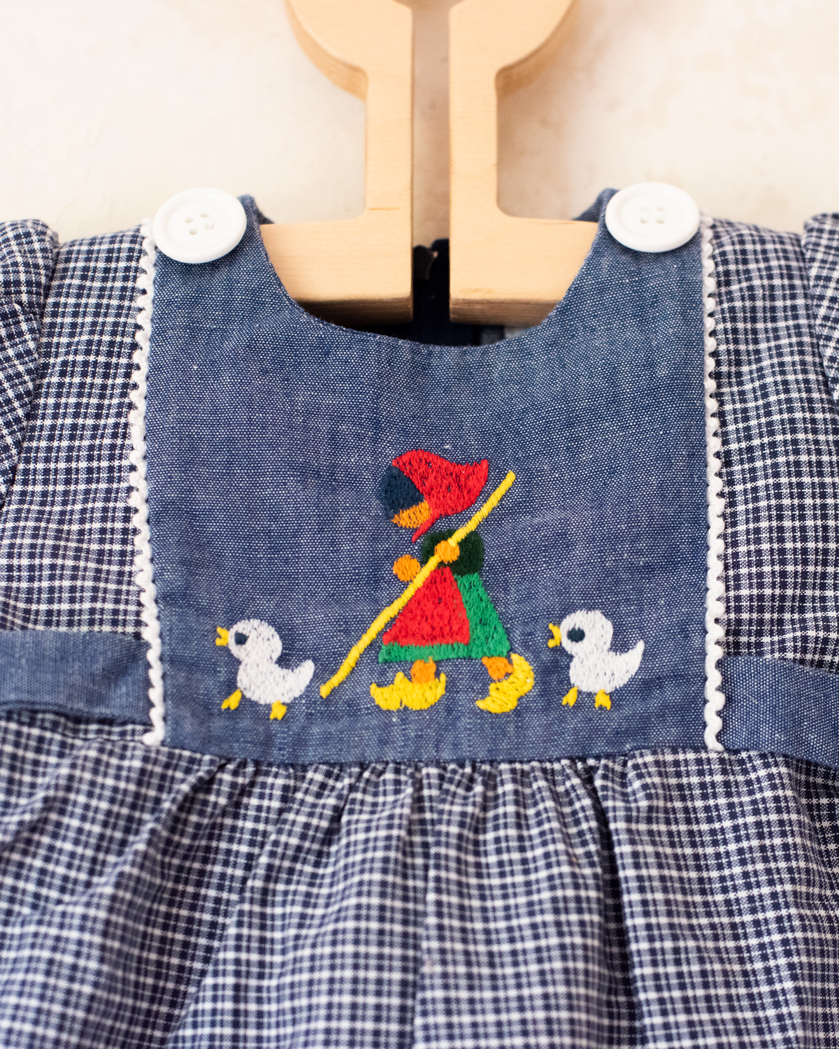Blue plaid dress with embroidery of a girl and two ducks | 3-6 months