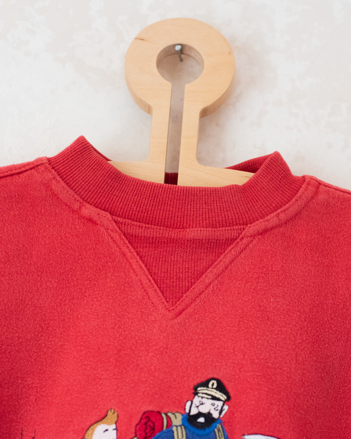 Red sweatshirt with colorful Tintin embroidery | 4-5 years