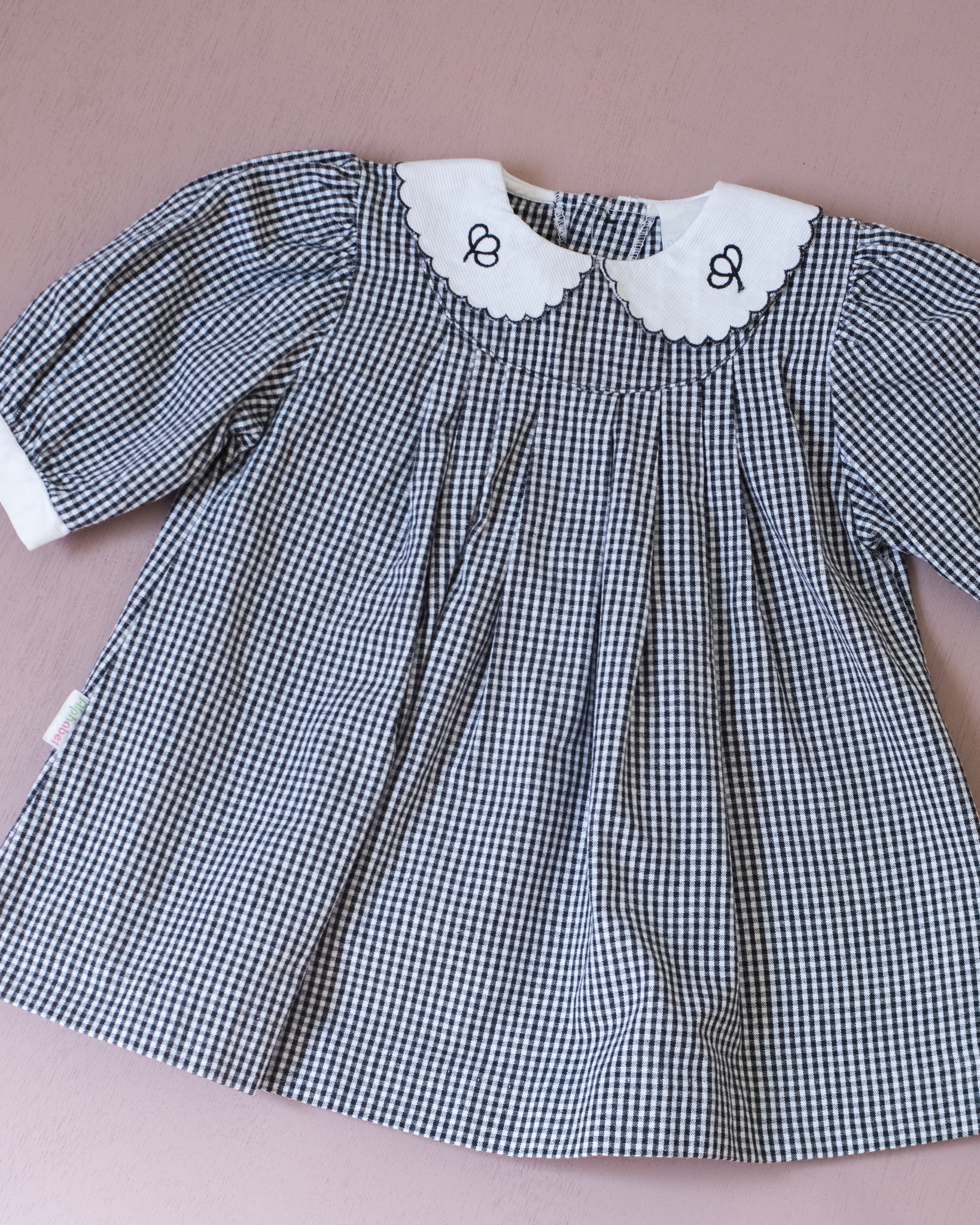 שמלה משובצת עם צווארון רקום | 9-12 חודשים