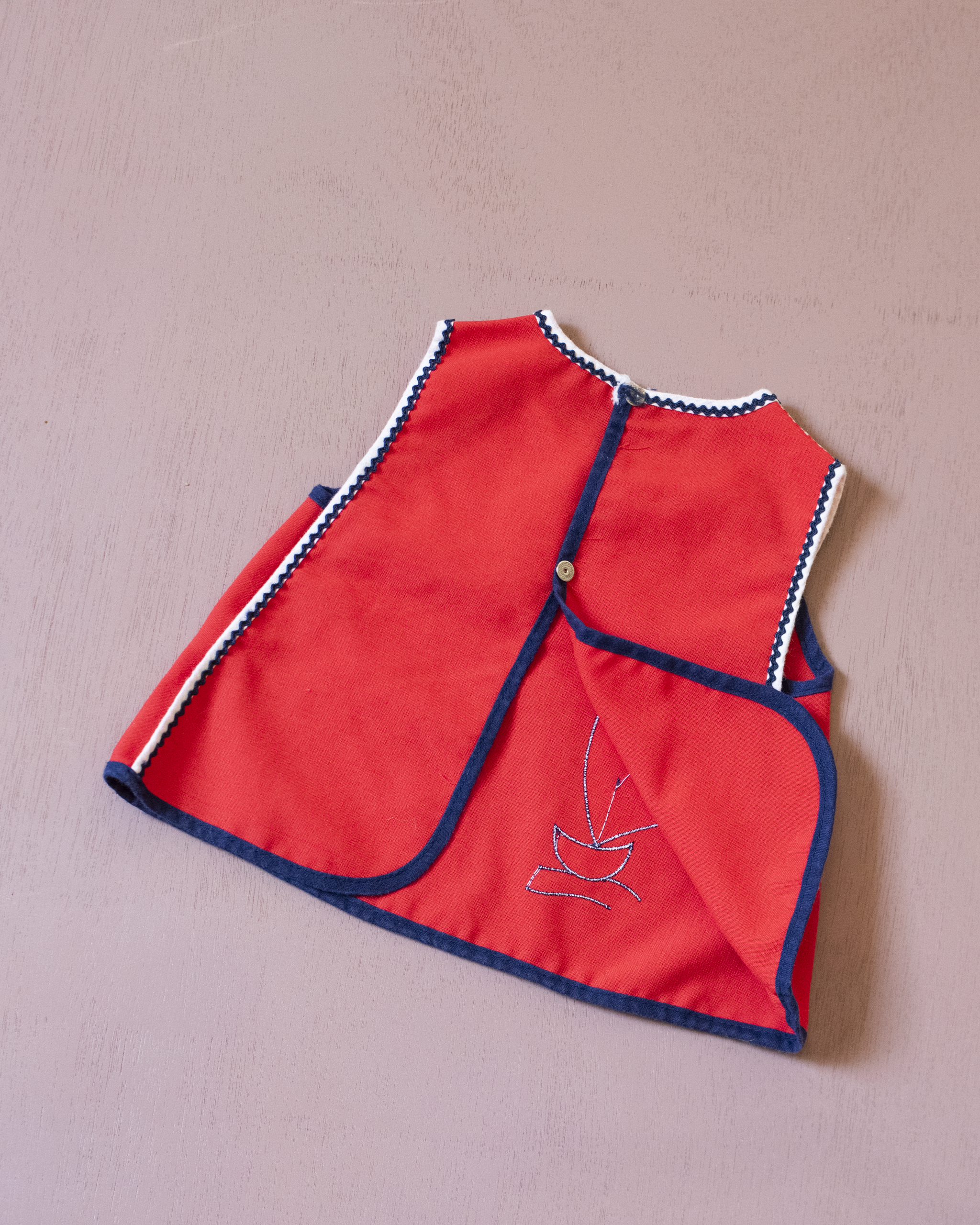 גופיה צרפתית מהסבנטיז עם סירת מפרש | 3-6 חודשים