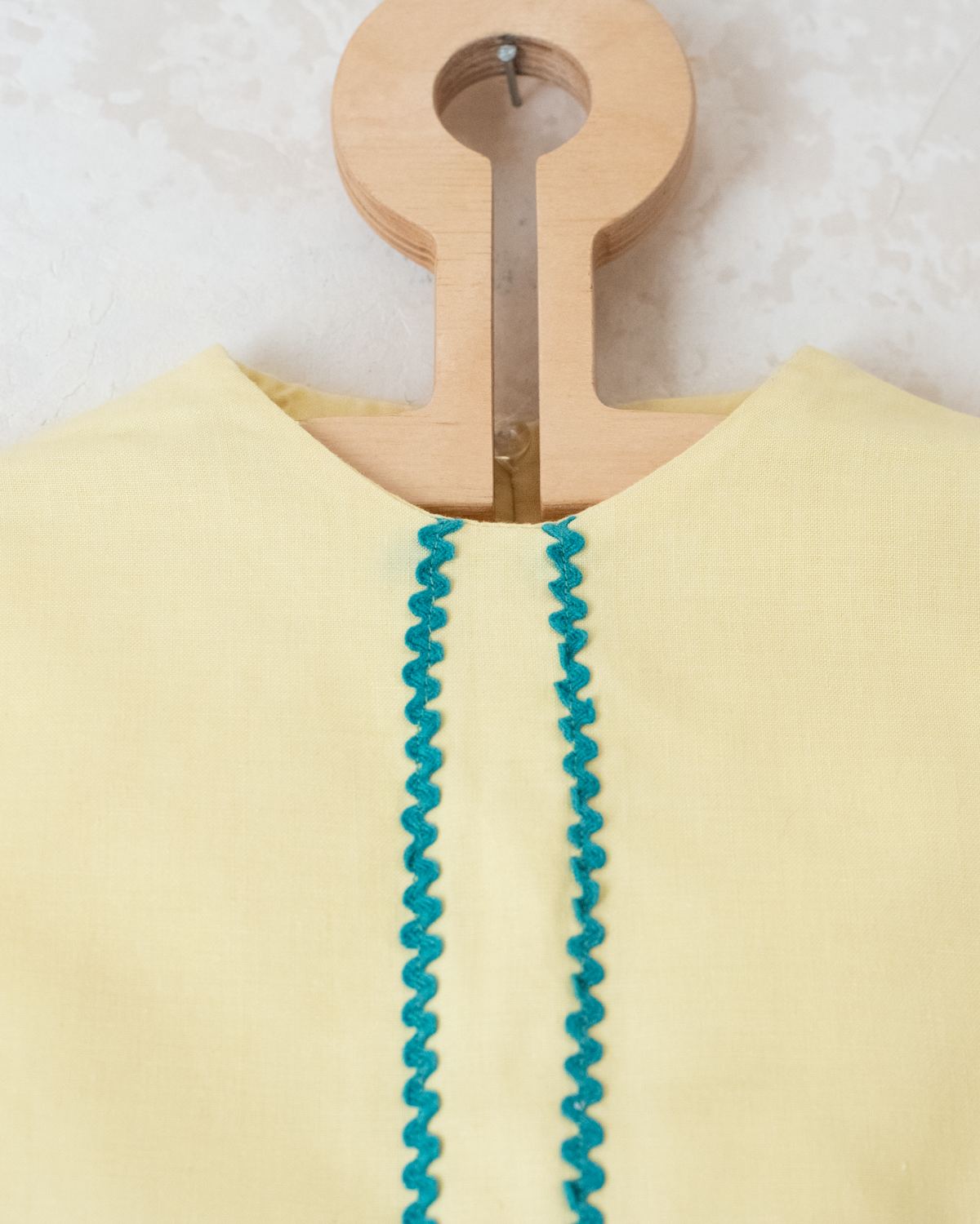 Yellow dress with checks and flowers | 9-12 months