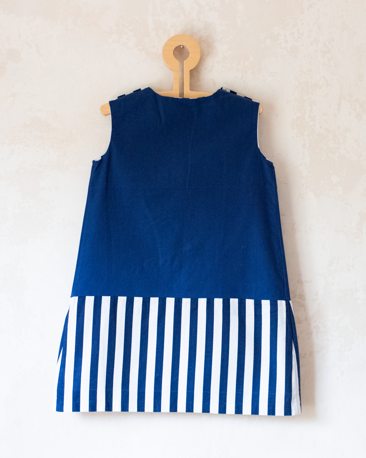 Dress with stripes and an embroidered boat | French deadstock from the 70s | 4-5 years
